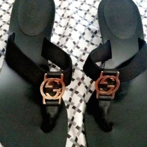 Gucci thong sandals